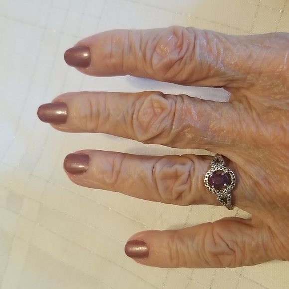 💥RUBY RING 4mm x 6mm  Sz 6, 925 SS, off sale - Picture 2 of 6